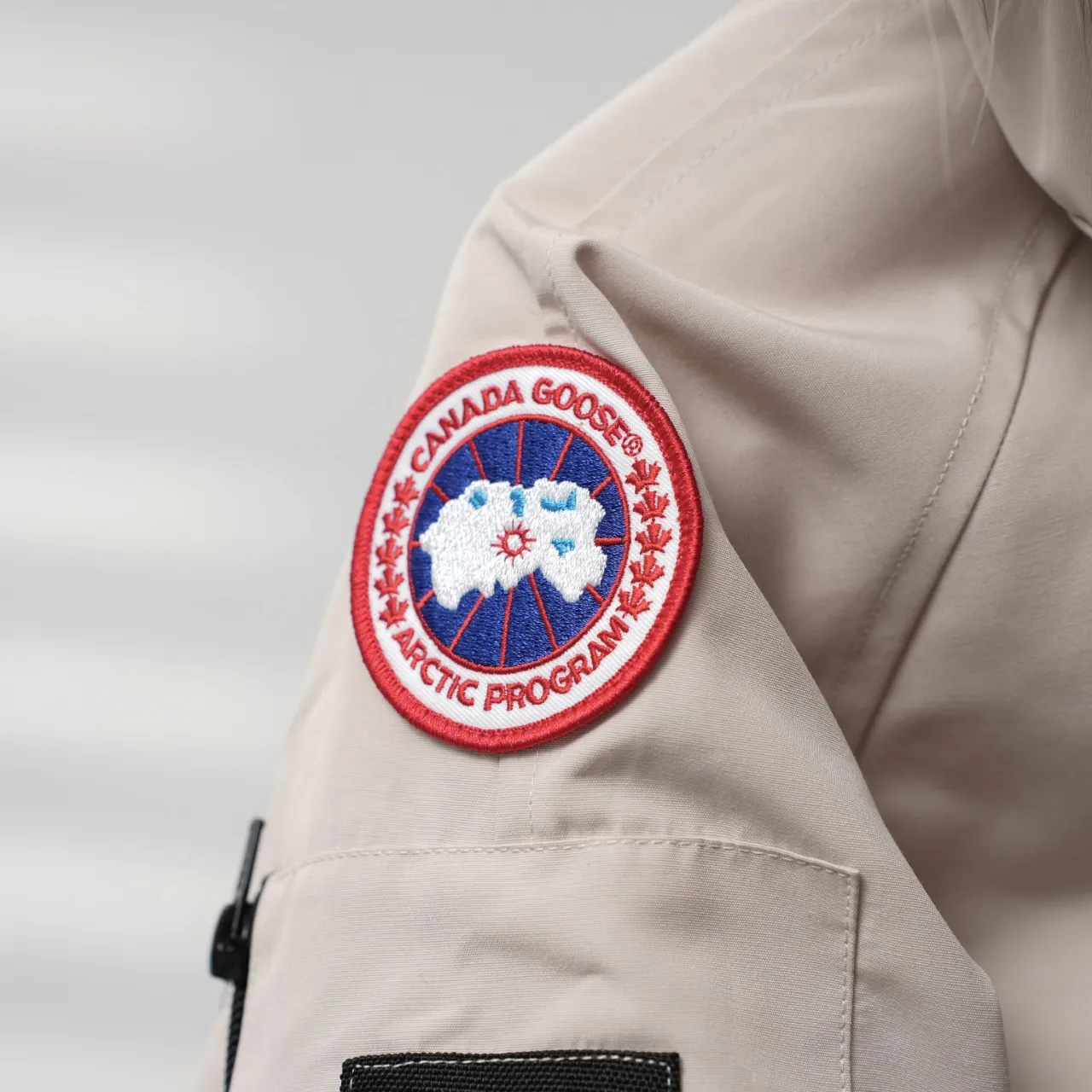 P720 CANADA GOOSE丨Canada Goose 02 hooded fur collar down jacket Color: Off-white Size: XS-XL